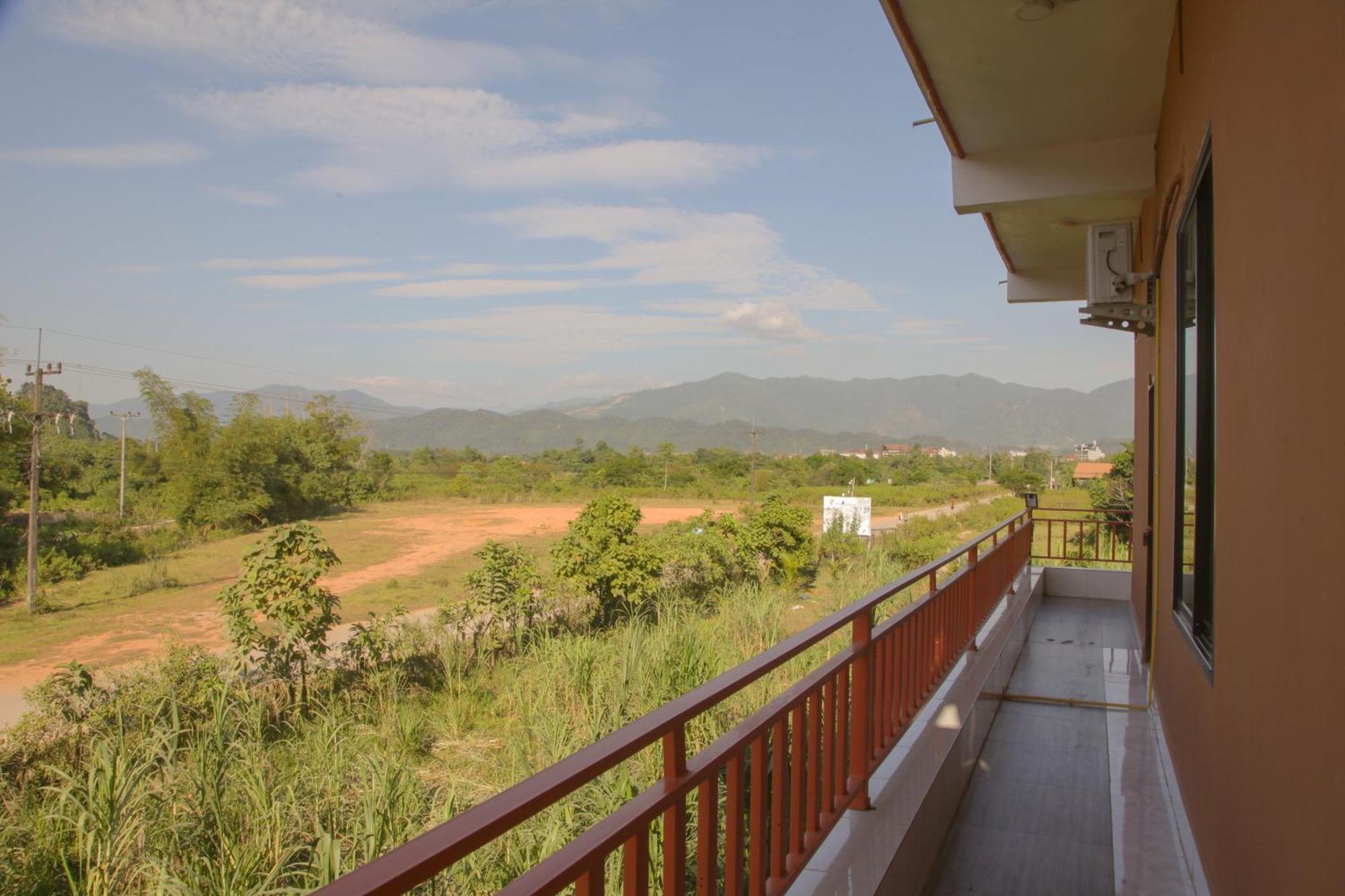 Dd Guesthouse Vang Vieng Exterior foto